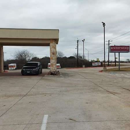 Westwood Inn By Oyo Gonzales Tx Buitenkant foto