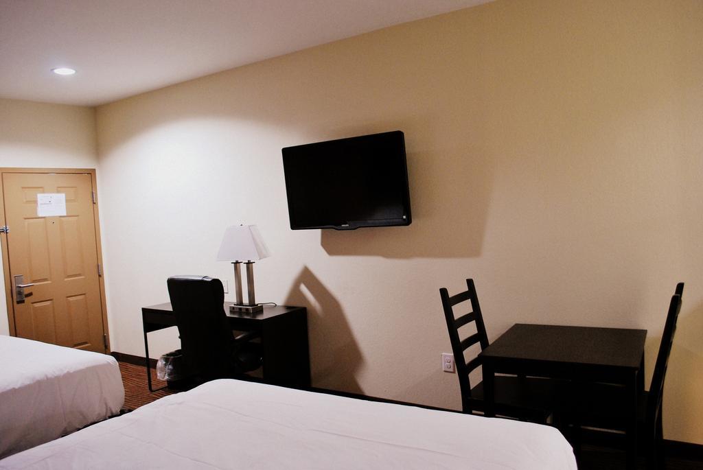Westwood Inn By Oyo Gonzales Tx Buitenkant foto